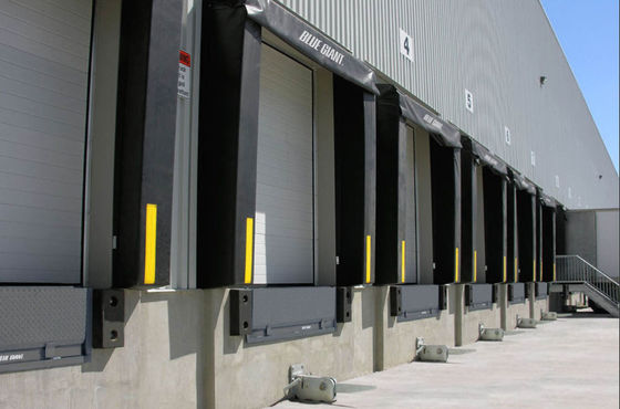 Điều chỉnh Loading Dock Door Shelter For Trucks Of House Container PVC Dock