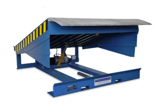 Thùng khí bơm bơm thùng chứa thang máy Ramp Dock Leveler Loading Dock Ramp For Forklift