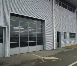 Thiết kế hiện đại 10x10 Foot cửa phần nhôm tay cuộn lên cửa garage