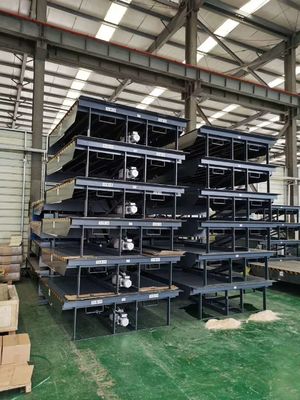 Đơn vị hóa chất bột bọc Loading Dock Leveler với độ cao sàn và chiều dài môi điều chỉnh