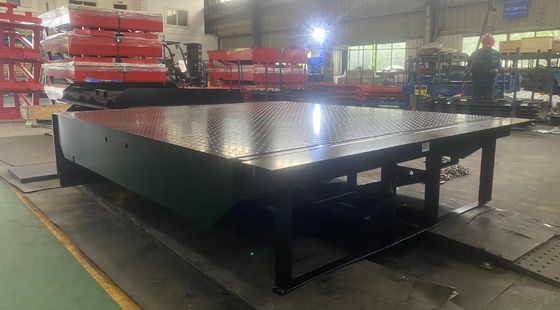 Đơn vị hóa điện thủy lực Loading Dock Leveler với dây chuyền an toàn và điều khiển nút đẩy