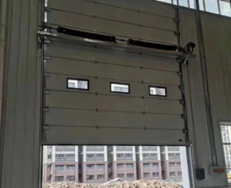 Bụi phủ kín cửa cắt lớp nhà máy gấp đôi trên cao kín cửa cắt lớp dọc