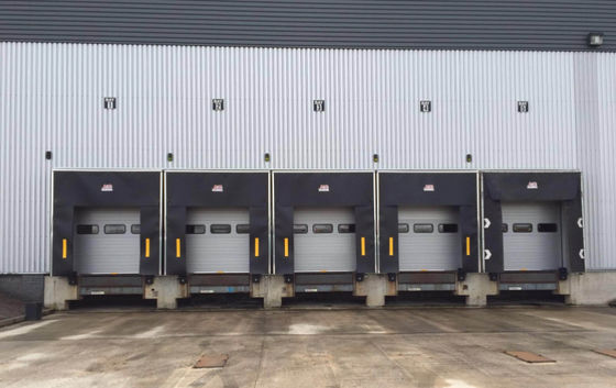 Hệ thống tải điều chỉnh hiện đại Chỗ che cửa bến tàu với vật liệu cao su PVC nhựa Chỗ che bến tàu cơ khí