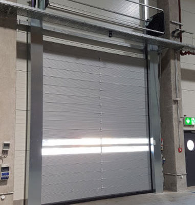 Đường nhà để xe được cách ly theo yêu cầu với bọt polyurethane chống gió chống âm thanh và cách nhiệt nhiệt