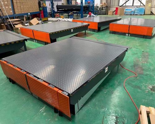Đồ chứa có thể tùy biến điện / thủy lực Dock cơ khí Leveler Dock