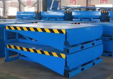 25000-40000LBS Thiết kế an toàn Dock Door Levelers Workshop Bảng bến tàu tự động có thể tùy chỉnh chiều dài môi Thiết kế cơ khí