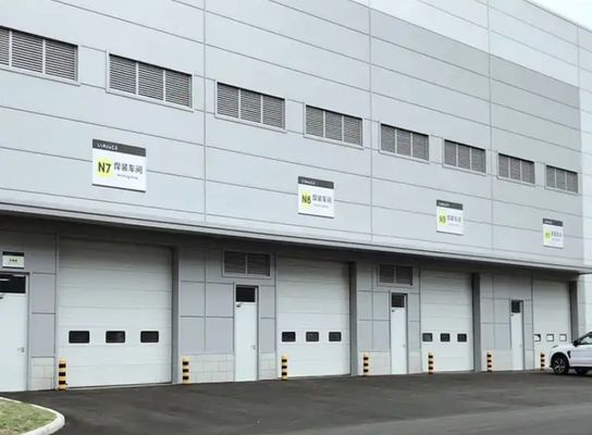 Cửa nâng trần công nghiệp hạng nặng tự động cho Trạm cứu hỏa | Cửa cuốn trần PU với thiết kế kín thời tiết và Cửa cuốn công nghiệp
