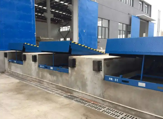 Điều khiển từ xa cầm tay Bàn nâng hàng giá rẻ Cầu nâng hàng cố định Thủy lực Sàn nâng container Cửa kho Dock Levelers Xưởng Tự động Ramp Bàn nâng điện