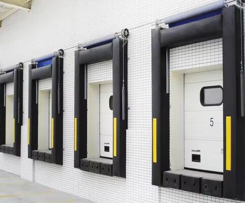 Hệ thống nạp hàng thông minh công nghiệp hiện đại, mái che cửa dock cung cấp khả năng điều chỉnh và kết cấu bền bỉ để bảo vệ dock.