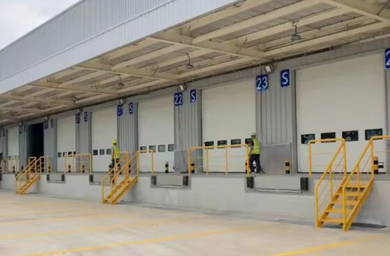 8T / 10T Capacity Hydraulic Tons Warehouse Customisable Platform Size Workshop Automatic Dock Plate Dock Door Levelers 25000-40000LBS Thiết kế an toàn