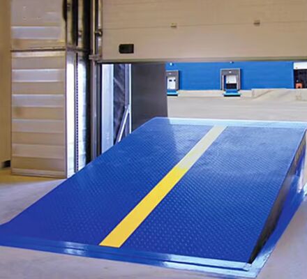 Động cơ điện Đơn vị tùy chỉnh kích thước nền tảng kéo nâng dọc xưởng tự động Dock tấm Dock cửa levelers cho ngành công nghiệp xây dựng