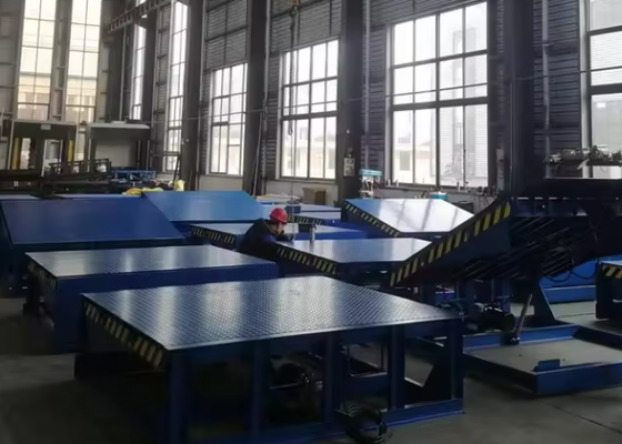 Nhà máy 6-20Ton Dock Door Levelers Xưởng thủy lực có thể điều chỉnh Dock Ramp Truck Truck Bệ nâng tải