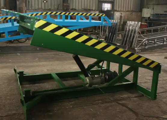 Cầu nâng sàn kho xưởng mạ kẽm Cửa kho tự động Tấm sàn kho Bệ nâng hàng lên xuống Bệ cố định