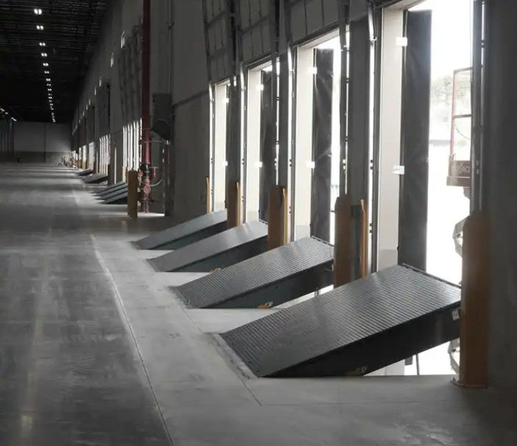 Container Loading Ramp Đường cắm có thể điều chỉnh Đường cắm có thép Thợ xưởng Đường cắm tự động 25000-40000LBS Thiết kế an toàn