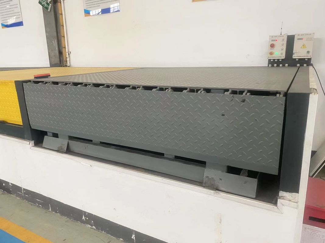Đơn vị hóa bột bọc tự động Dock levelers 10t 12t 15t lớn tải độ cao điều chỉnh cố định