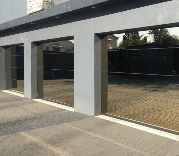 Khóa cửa nhà để xe được tùy chỉnh thương mại bằng kính kính đôi với độ kín nước lớp 3 và thủ công hoặc tự động