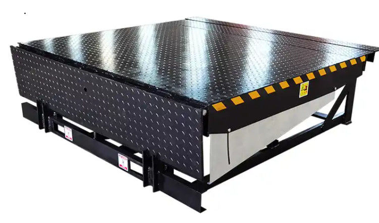 Độ cao boong tùy biến Máy làm bằng cửa bến tàu điện Máy xưởng Bảng bến tàu tự động 25000-40000LBS Thiết kế an toàn