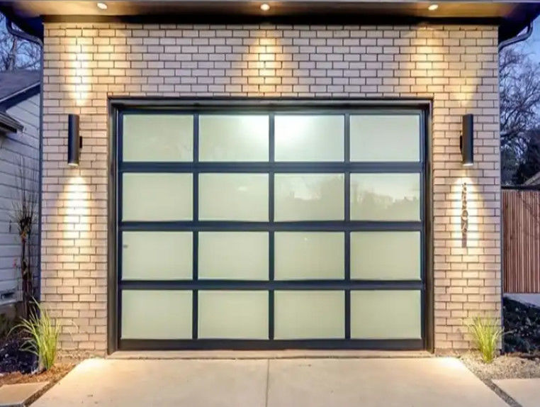 Bảo vệ âm thanh Độ kín nước lớp 3 cửa nhà để xe trong suốt cửa nhà để xe kính cửa nhà để xe phần với tùy chỉnh theo yêu cầu